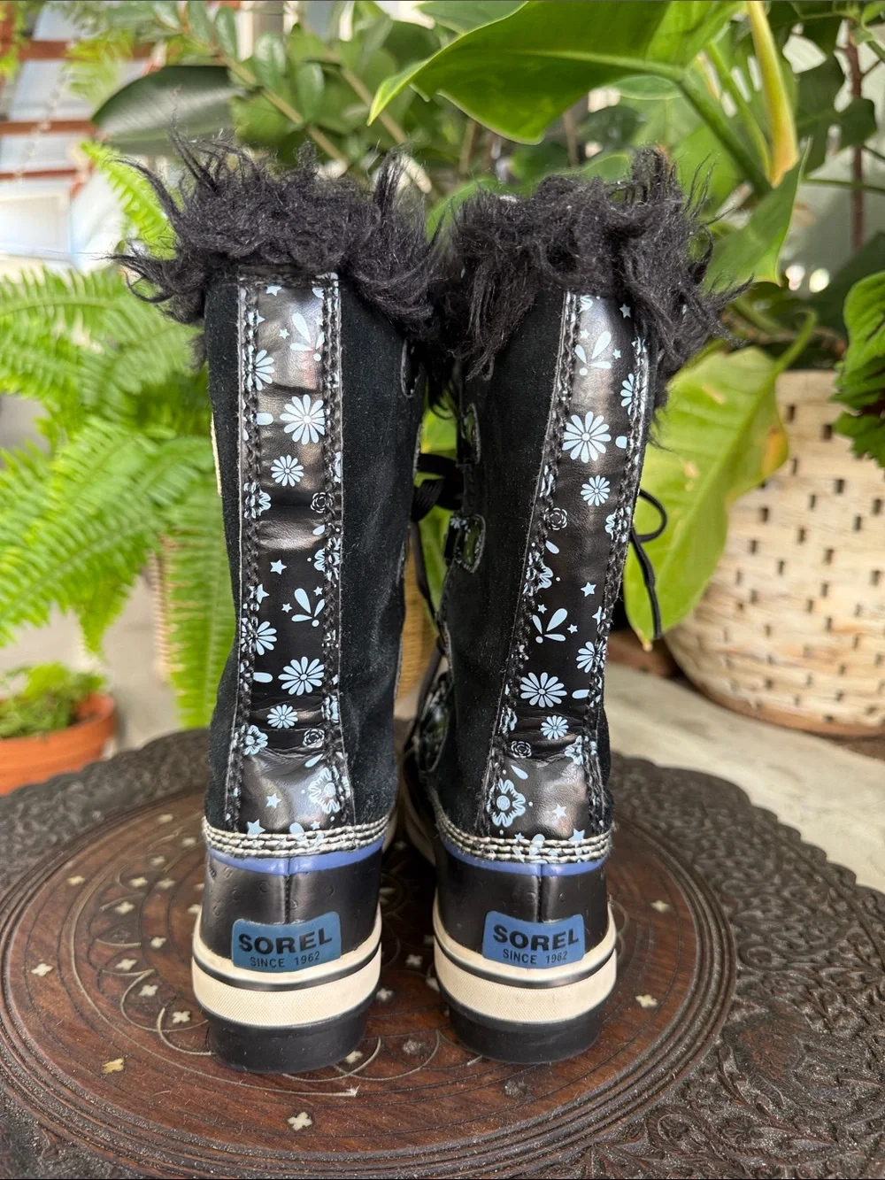 Sorel Tofino Black and Blue Floral Faux Fur Lace-Up Winter Boots
